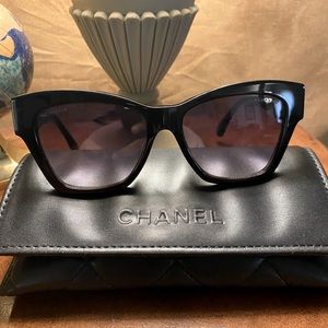 Chanel New (authentic) Sunglasses Black Gray CC with case-RARE-sold out